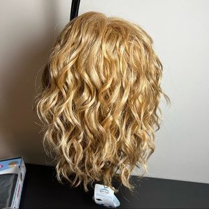 Vivica A Fox FINN 16 inch wig